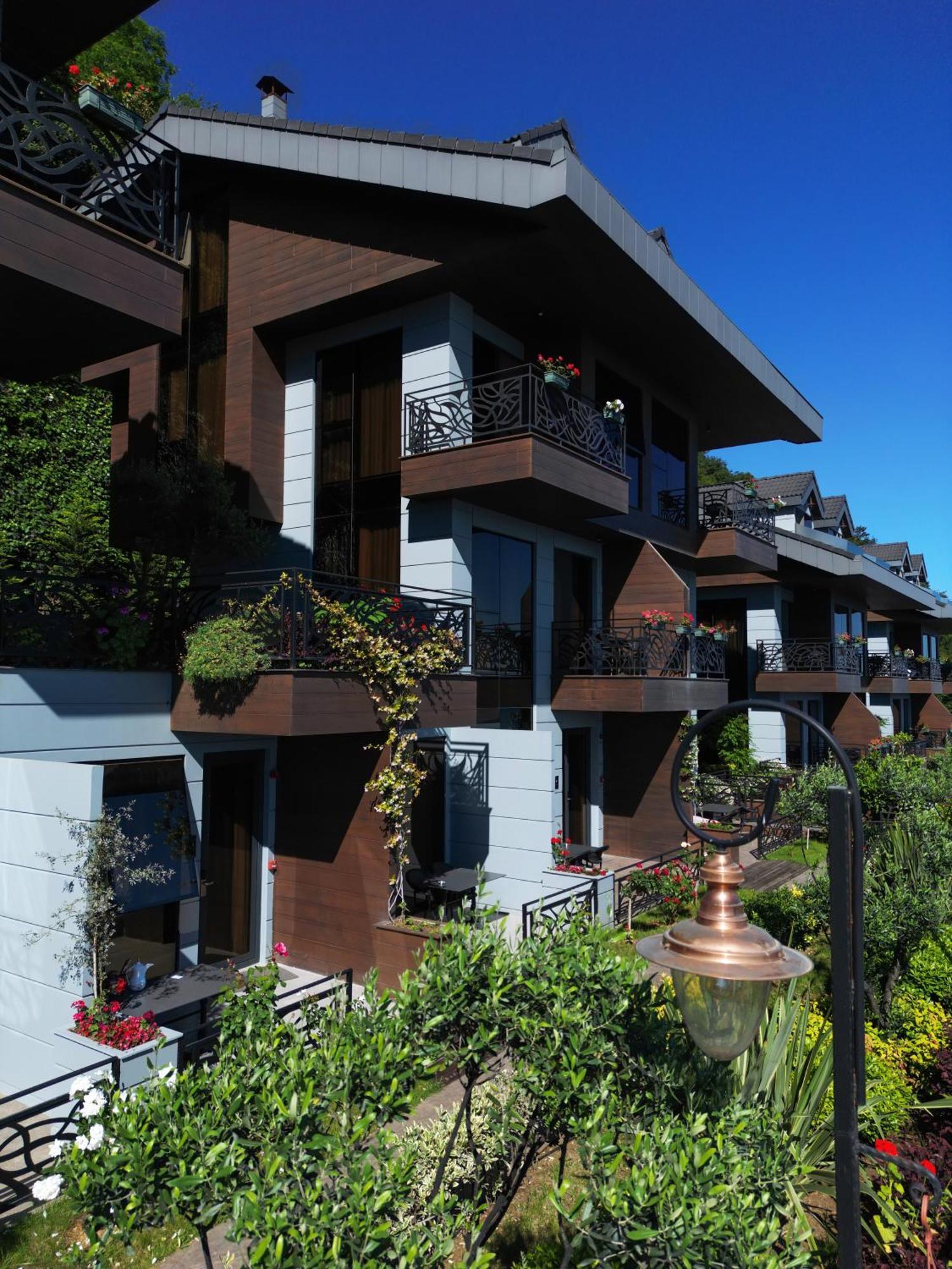 Peerless Otel 3*